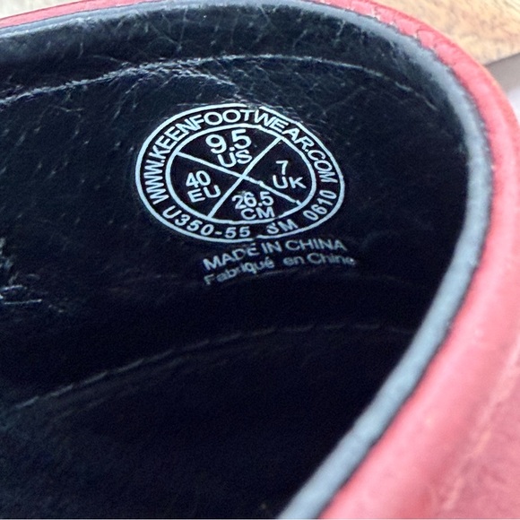 Keen Women’s Slip-On Leather Clogs in Burgundy - Size:9.5 - Picture 6 of 7